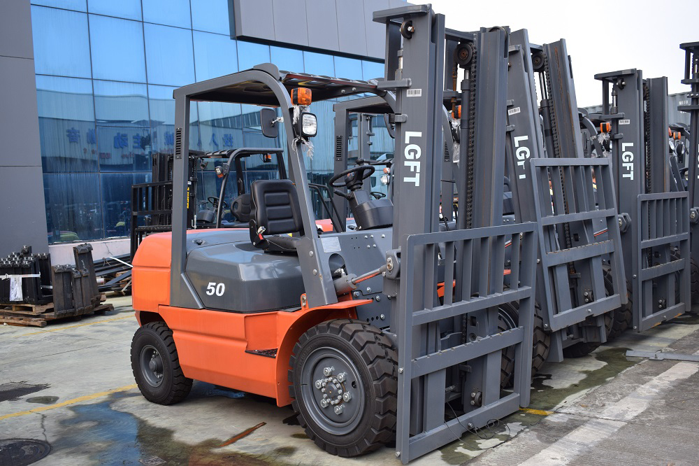 5 tons diesel forklift- 4.JPG