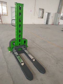 500kg self loading stacker